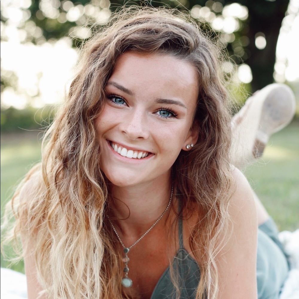 Meet your Posher, Shea